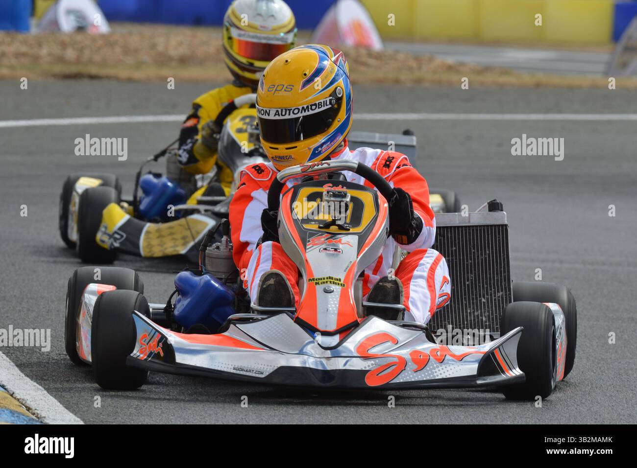 Jules Gounon est un pilote automobile professionnel français, sa carrière est centrée sur les courses de voitures de sport, son père Jean-Marc Gounon a participé à 9 Grand Prix entre 1993 et 1994. Banque D'Images