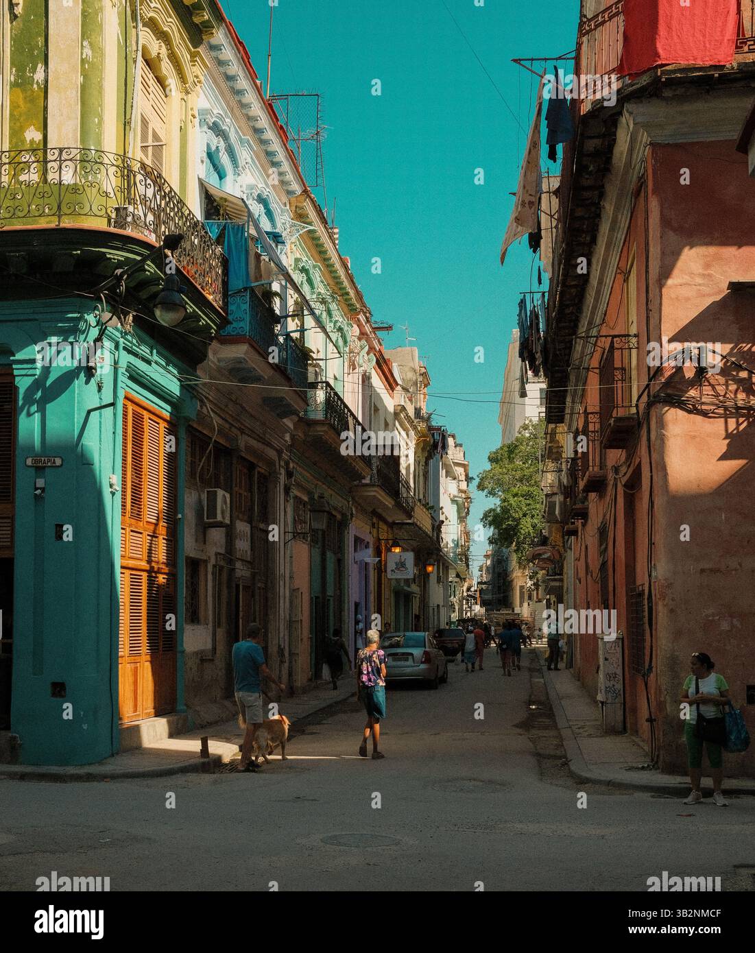 Les coins colorés de la Havane : un aperçu de la vie quotidienne Banque D'Images