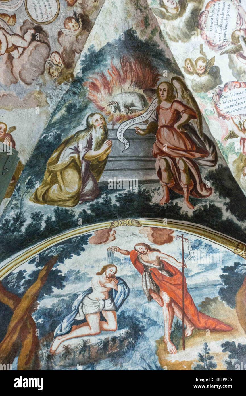 3 janvier 2016 - Atotonilco, Guanajuato, Mexique - intérieur du Sanctuaire d'Atotonilco avec des peintures murales folkloriques mexicaines et baroques peintes sur le plafond et les murs à Atotonilco, Mexique. Les peintures ont été réalisées par Antonio Martinez de Pocasangre et Jose Maria Barajas sur une période de trente ans et est connue sous le nom de Chapelle Sixtine du Mexique. (Crédit image : © Richard Ellis via ZUMA Wire) Banque D'Images