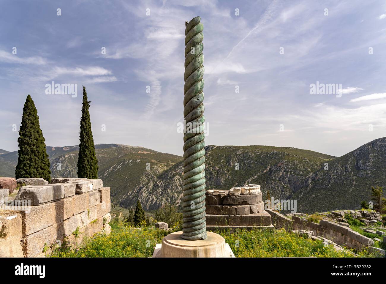 Die Schlangensäule, Archäologische Stätte von Delphi, Weltkulturerbe der UNESCO in Delphi, Griechenland | le trépied de Platée ou le Serpent Colu Banque D'Images