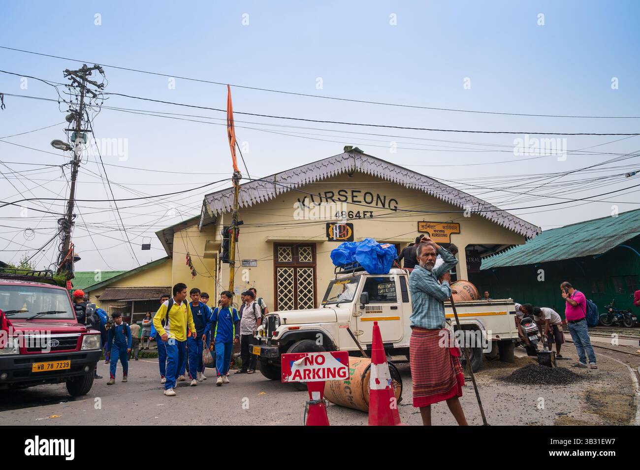 Kurseong, Bengale occidental, Inde - 10 août 2023 : construction de la vieille station de colline du patrimoine de Kurseong.Darjeeling Himalaya Railway, patrimoine mondial de l'UNESCO. Banque D'Images