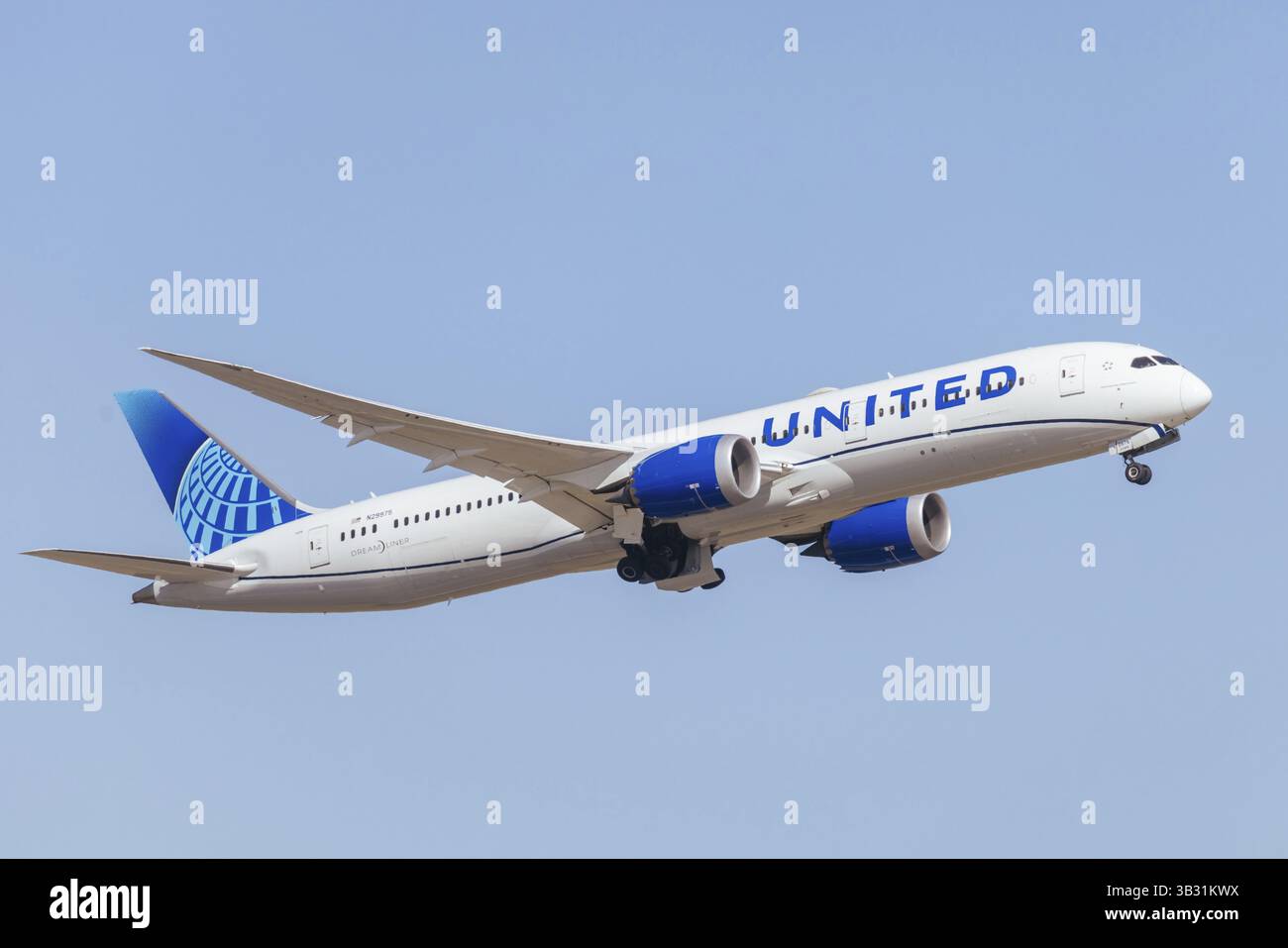 MELBOURNE, AUSTRALIE - 07 SEPTEMBRE 2024 : un Boeing 787-9 Dreamliner de United Airlines décolle de Melbourne le 7 septembre 2024 Banque D'Images