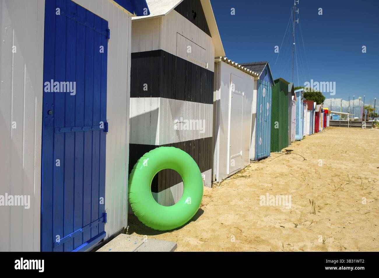 Cabines colorées à l'île d'Oléron en France Banque D'Images