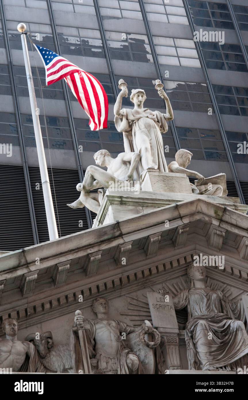 29 septembre 2015 - New York, New York, États-Unis - NEW YORK. Division d'appel de la Cour suprême de l'État de New York. E 25th Street et Madison Avenue. (LUN-ven 9h00 à 17h00 / session de SEA-mer-jeu à partir de 14h00 coupes et ven à partir de 10h00). Ce bâtiment de style palladien soutenu par des colonnes corinthiennes, a été construit en 1900 par James Brown Lord et décoré de sculptures intéressantes comme Justice, The Power et The Studio. En l'espèce, plus de 3 000 appels sont interjetés annuellement. Le lobby présente des expositions des plus célèbres cas. (Crédit image : © via ZUMA Wire) Banque D'Images