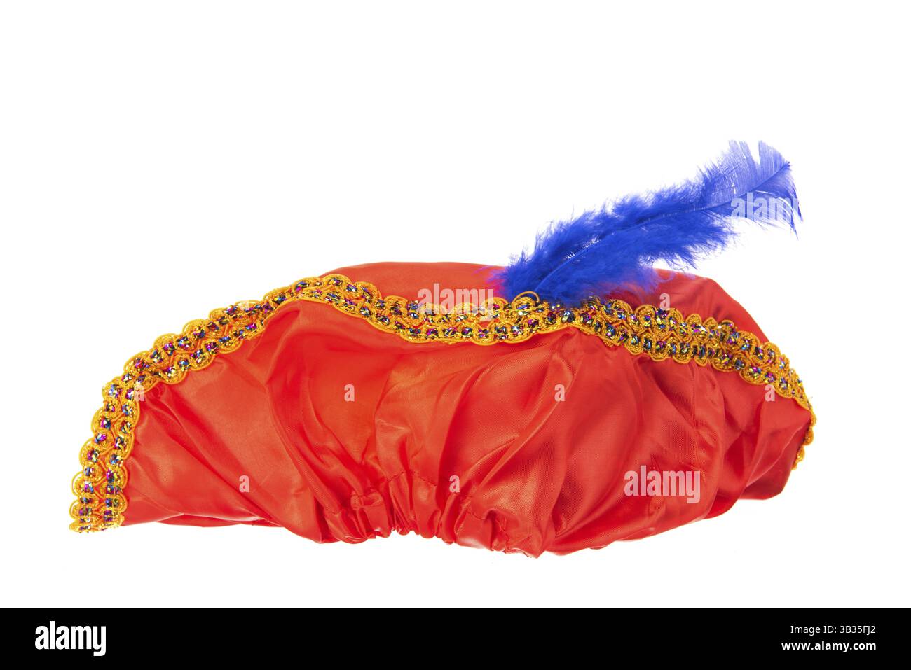 Chapeau en soie de Piet hollandais avec plume isolée Banque D'Images