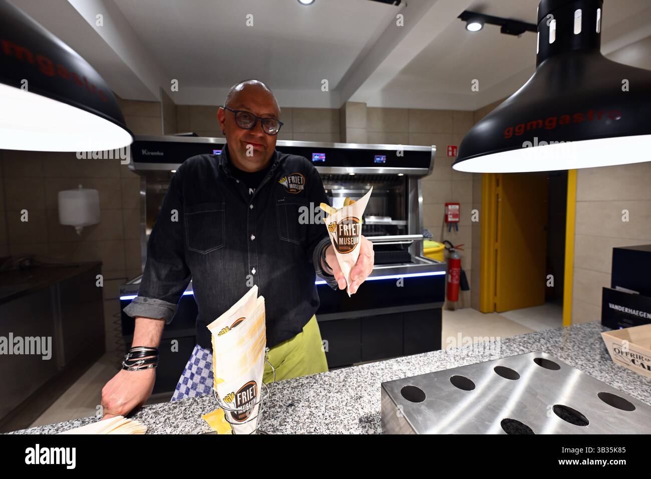Liège, Belgique. 28 avril 2025. Illustration photo prise lors de l'ouverture du musée des frites Belgiqn, à Bruxelles, lundi 28 avril 2025. BELGA PHOTO ERIC LALMAND crédit : Belga News Agency/Alamy Live News Banque D'Images
