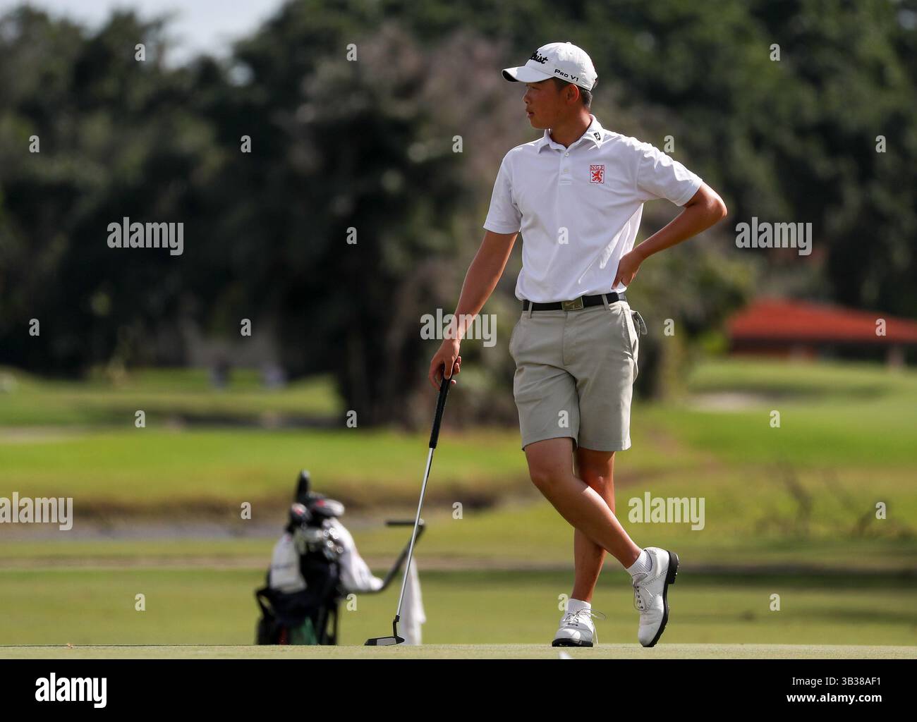 28 décembre 2017 : Jerry Ji (pays-Bas) attend son tour sur un green au 54e Championnat International de Golf Junior Orange Bowl au Biltmore à Coral Gables, en Floride. Mario Houben/CSM(image de crédit : &copy ; Mario Houben/CSM via ZUMA Wire) Banque D'Images