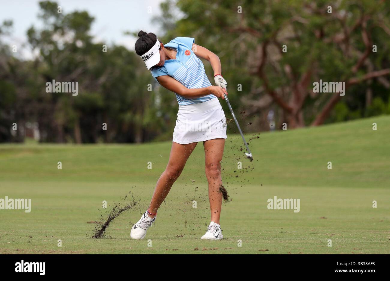 28 décembre 2017 : Valeria Pacheco (Ponce, PR) joue un tir au 54e Championnat International de Golf Junior Orange Bowl au Biltmore à Coral Gables, en Floride. Mario Houben/CSM(image de crédit : &copy ; Mario Houben/CSM via ZUMA Wire) Banque D'Images