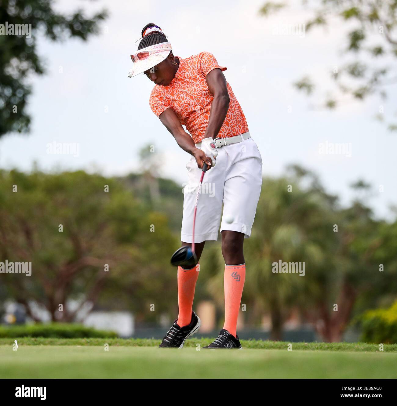 28 décembre 2017 : Georgia Oboh (Nigeria) joue un tir lors du 54e Championnat International de Golf Junior Orange Bowl au Biltmore à Coral Gables, en Floride. Mario Houben/CSM(image de crédit : &copy ; Mario Houben/CSM via ZUMA Wire) Banque D'Images