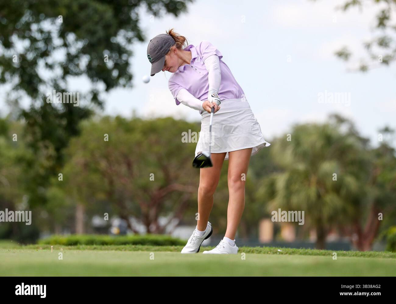 28 décembre 2017 : Haylin Harris (États-Unis, IN) joue son tir au 54e Championnat International de Golf Junior Orange Bowl au Biltmore à Coral Gables, en Floride. Mario Houben/CSM(image de crédit : &copy ; Mario Houben/CSM via ZUMA Wire) Banque D'Images