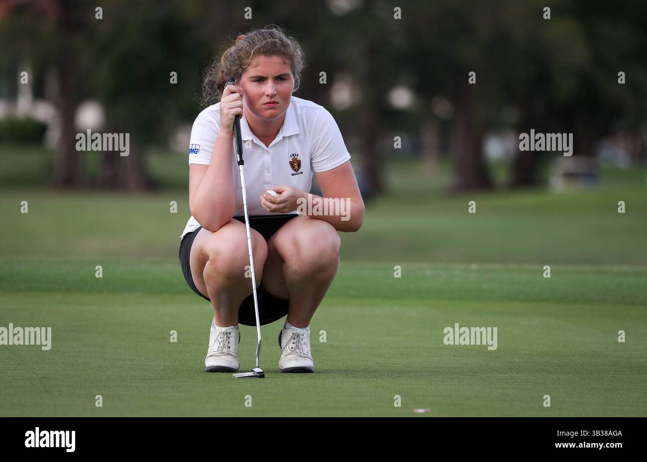 28 décembre 2017 : Clarisse Louis (Belgique) se prépare à jouer au 54e Championnat International de Golf Junior Orange Bowl au Biltmore à Coral Gables, en Floride. Mario Houben/CSM(image de crédit : &copy ; Mario Houben/CSM via ZUMA Wire) Banque D'Images