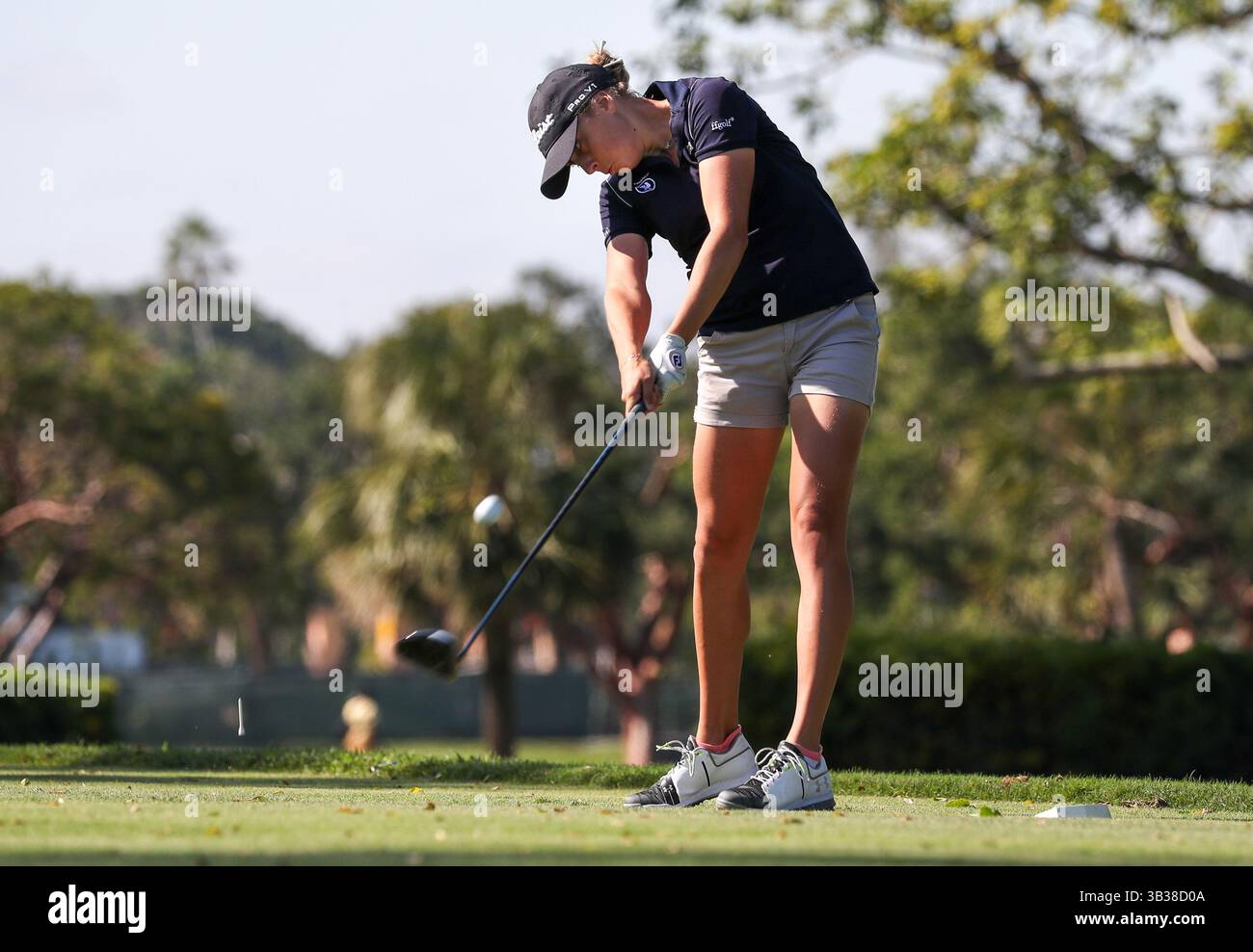 29 décembre 2017 : Pauline Roussin-Bouchard (France) joue un tir au 54e Championnat International de Golf Junior Orange Bowl au Biltmore à Coral Gables, en Floride. Mario Houben/CSM(image de crédit : &copy ; Mario Houben/CSM via ZUMA Wire) Banque D'Images