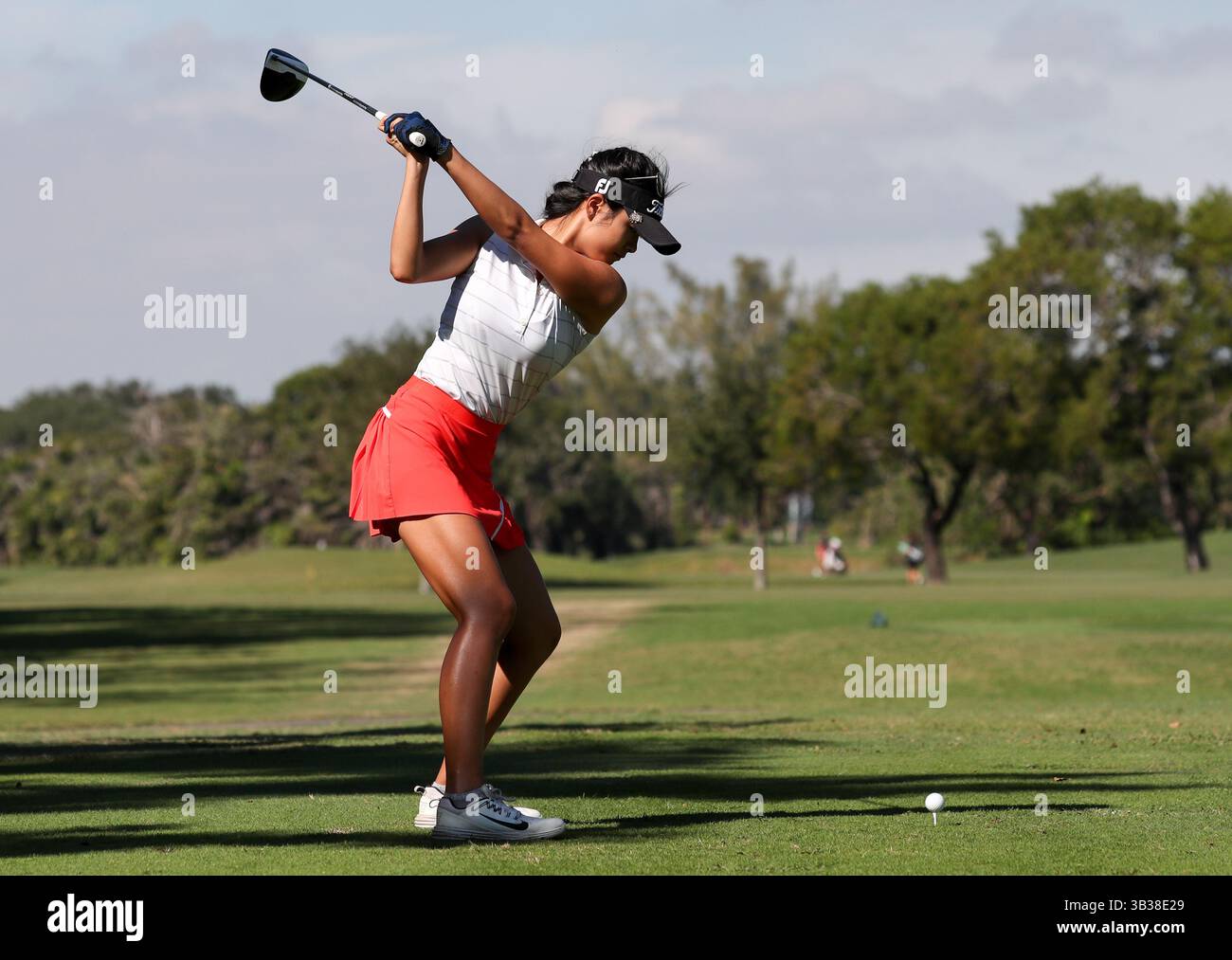 29 décembre 2017 : Anne Yu (États-Unis, Floride) joue un tir au 54e Championnat International de Golf Junior Orange Bowl au Biltmore à Coral Gables, Floride. Mario Houben/CSM(image de crédit : &copy ; Mario Houben/CSM via ZUMA Wire) Banque D'Images