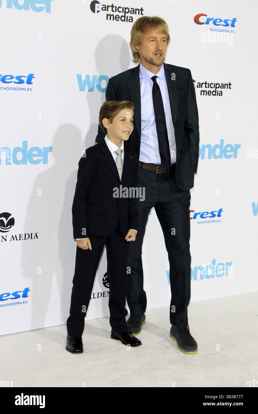 14 novembre 2017 - Westwood, CA, USA - LOS ANGELES - 14 nov : Jacob Tremblay, Owen Wilson à la première de ''Wonder'' au Village Theater le 14 novembre 2017 à Westwood, CA (crédit image : © Kathy Hutchins via ZUMA Wire) Banque D'Images