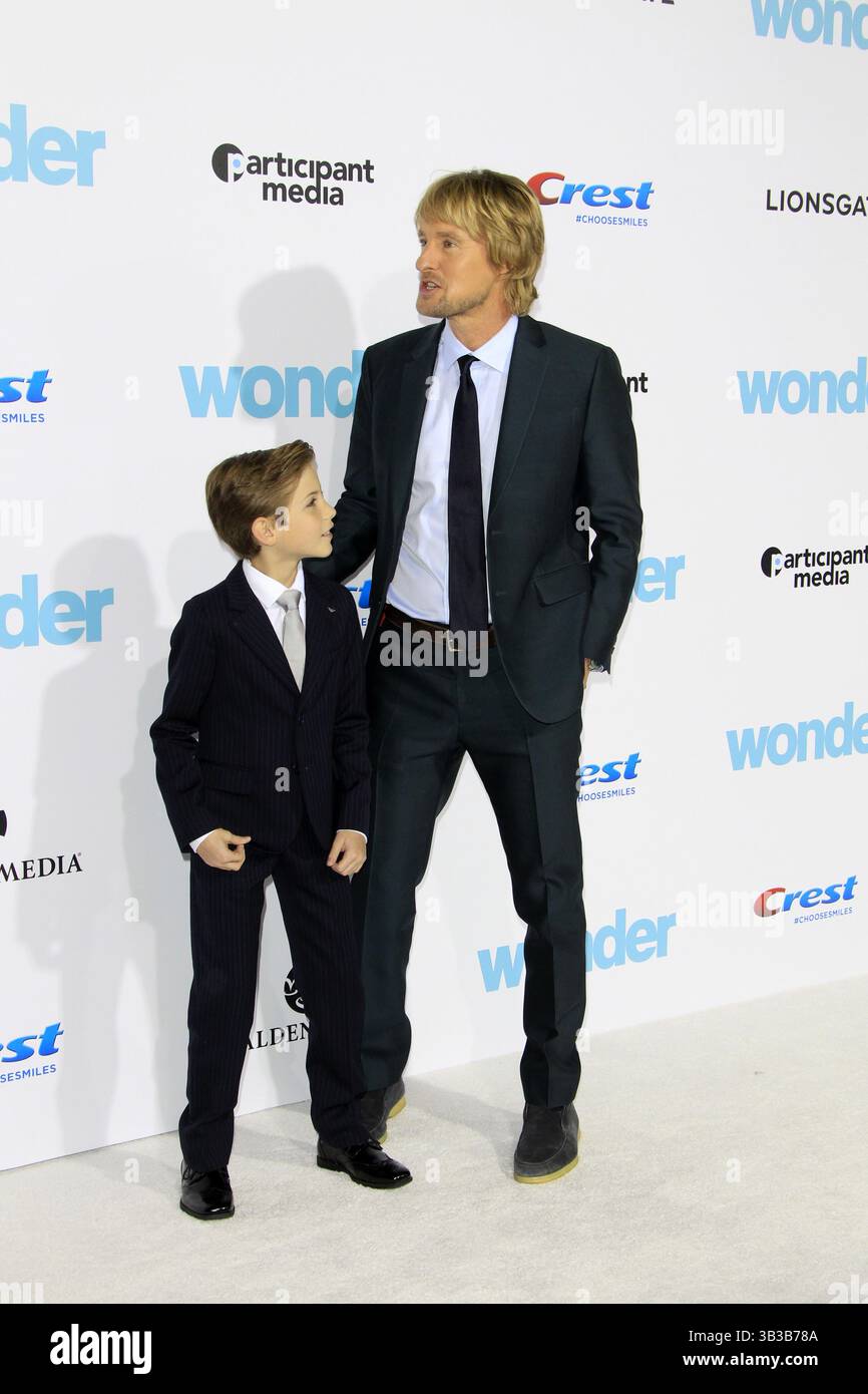 14 novembre 2017 - Westwood, CA, USA - LOS ANGELES - 14 nov : Jacob Tremblay, Owen Wilson à la première de ''Wonder'' au Village Theater le 14 novembre 2017 à Westwood, CA (crédit image : © Kathy Hutchins via ZUMA Wire) Banque D'Images