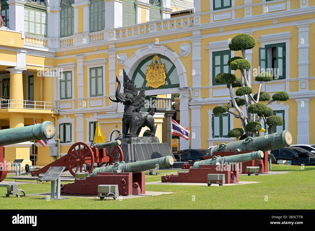 Le ministère de la Défense en Thaïlande est logé dans un bâtiment historique situé au cœur de Bangkok. Fondée à la fin du XIXe siècle Banque D'Images