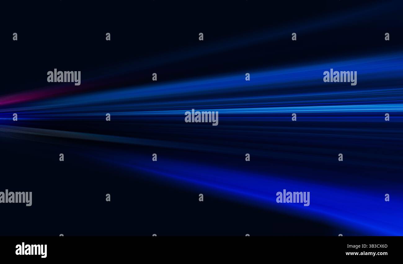 Traînées de lumière bleue dynamiques rayonnant de l'obscurité, mouvement à grande vitesse. Fond abstrait de mouvement à grande vitesse avec éclairage au néon. Abstrait moderne Banque D'Images