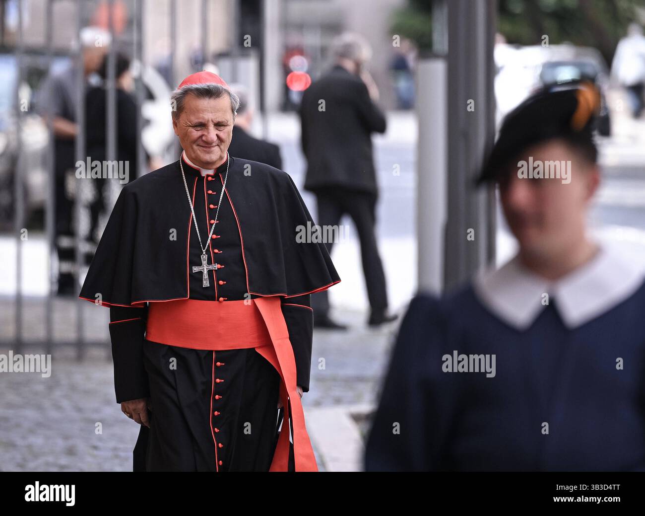 ROM, Vatikan 25.04.2025 Mario Kardinal Grech Malta, Kurienkardinal kommt aus dem Vatikan *** Rome, Vatican 25 04 2025 Mario Cardinal Grech Malta , Curia Cardinal vient du Vatican Banque D'Images ROM, Vatikan 25.04.2025 Mario Kardinal Grech Malta, Kurienkardinal kommt aus dem Vatikan *** Rome, Vatican 25 04 2025 Mario Cardinal Grech Malta , Curia Cardinal vient du Vatican Banque D'Images
