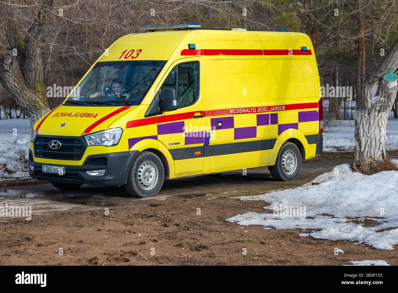 Karagandy, Kazakhstan, 21 mars 2025 : ambulance médicale Banque D'Images