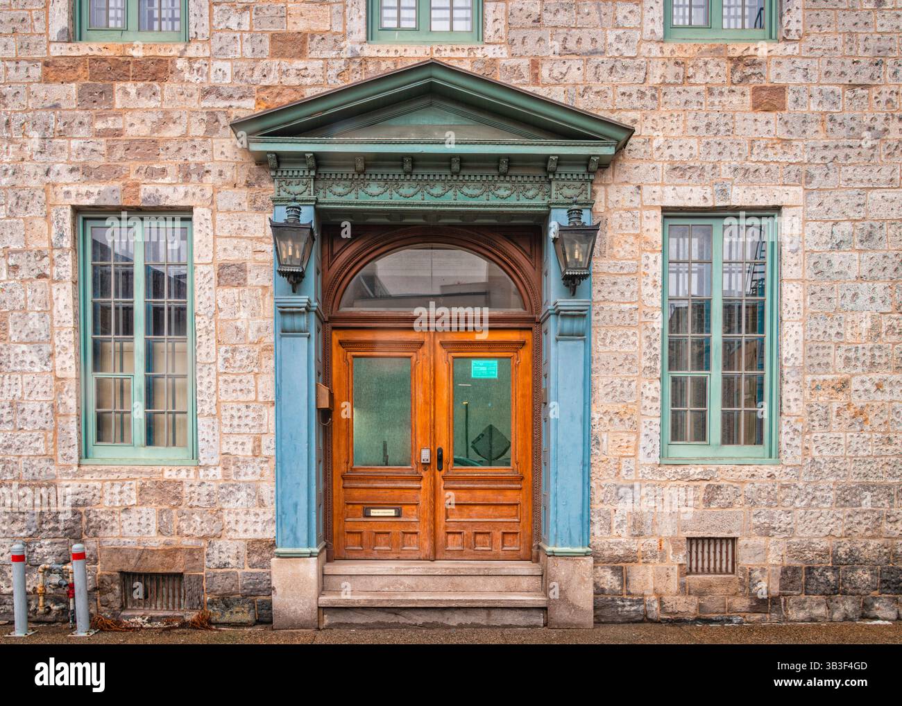 Porte dans le Vieux-Montréal - vues Banque D'Images