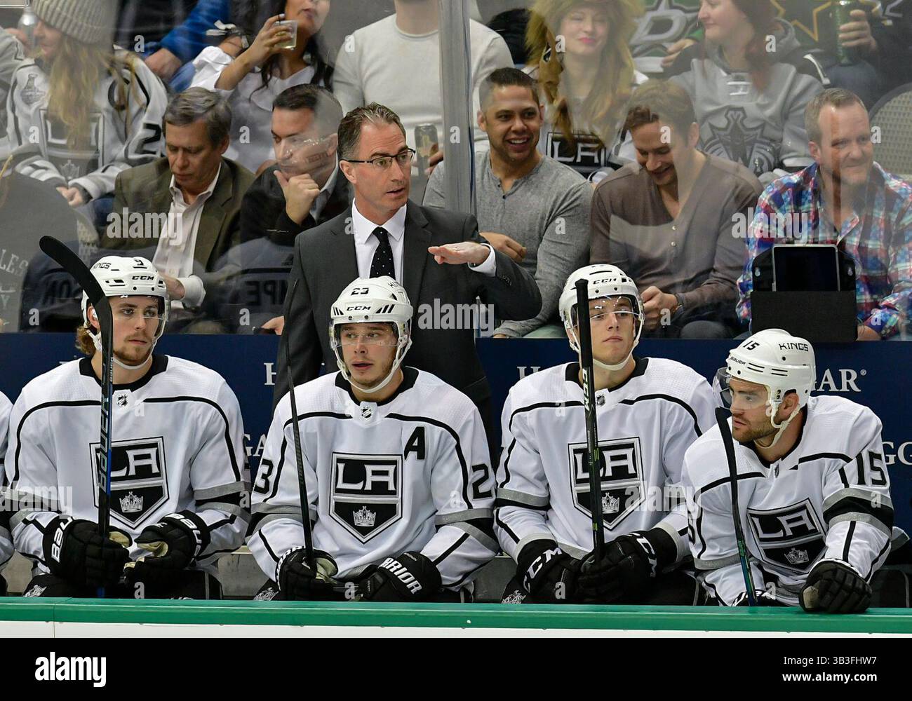 30 janvier 2018 :.LA BANQUETTE Kings lors d'une partie de la LNH entre les Kings de Los Angeles et les Stars de Dallas à l'American Airlines Center de Dallas, au Texas..Manny Flores/Cal Sport Media Banque D'Images 30 janvier 2018 :.LA BANQUETTE Kings lors d'une partie de la LNH entre les Kings de Los Angeles et les Stars de Dallas à l'American Airlines Center de Dallas, au Texas..Manny Flores/Cal Sport Media Banque D'Images