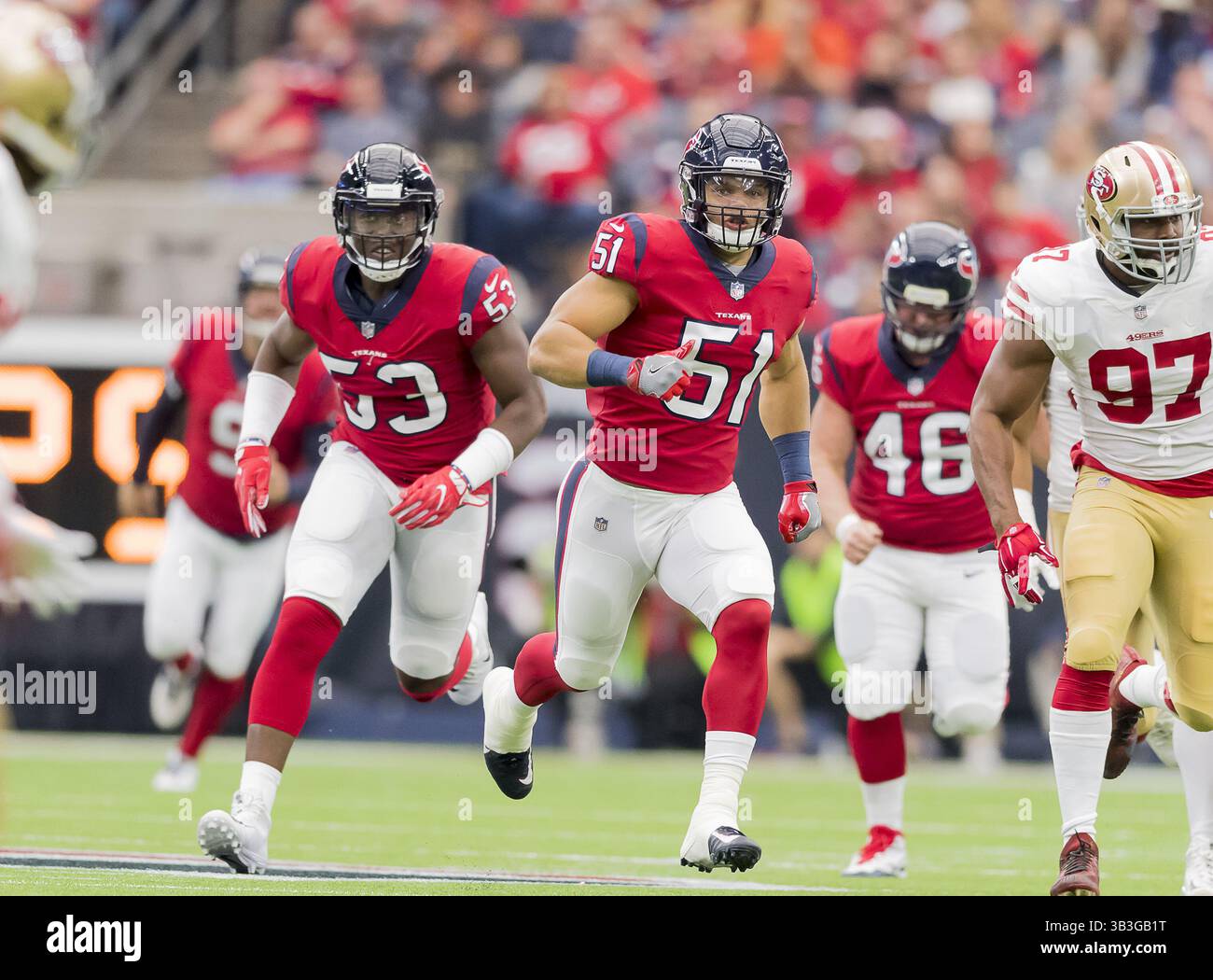 10 décembre 2017 - Houston, Texas, États-Unis - le linebacker des Houston Texans Gimel President (53) et le linebacker des Houston Texans Dylan Cole (51) au début du match de saison régulière de la NFL entre les Houston Texans et les San Francisco 49ers au NRG Stadium de Houston, Texas les 49ers ont battu les Texans (crédit image : © Maria Lysaker via ZUMA Wire) Banque D'Images