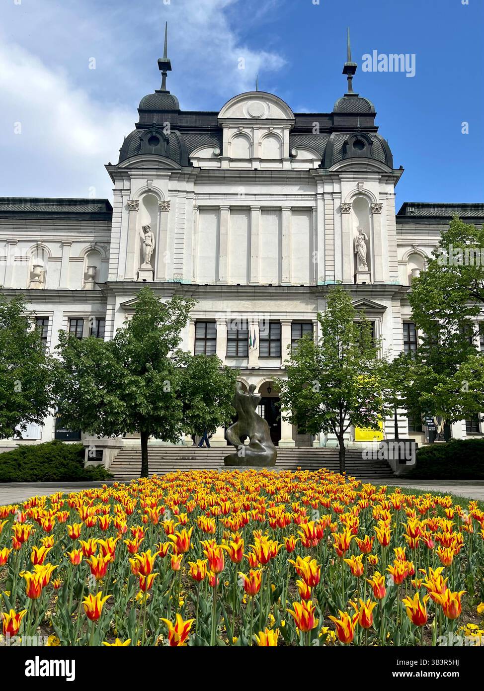 L'extérieur du bâtiment du Palais Royal à Sofia Bulgarie, abrite maintenant la Galerie nationale, symbole important de l'histoire et de la culture nationales, Balkans, UE - Image de stock capturée avec un smartphone