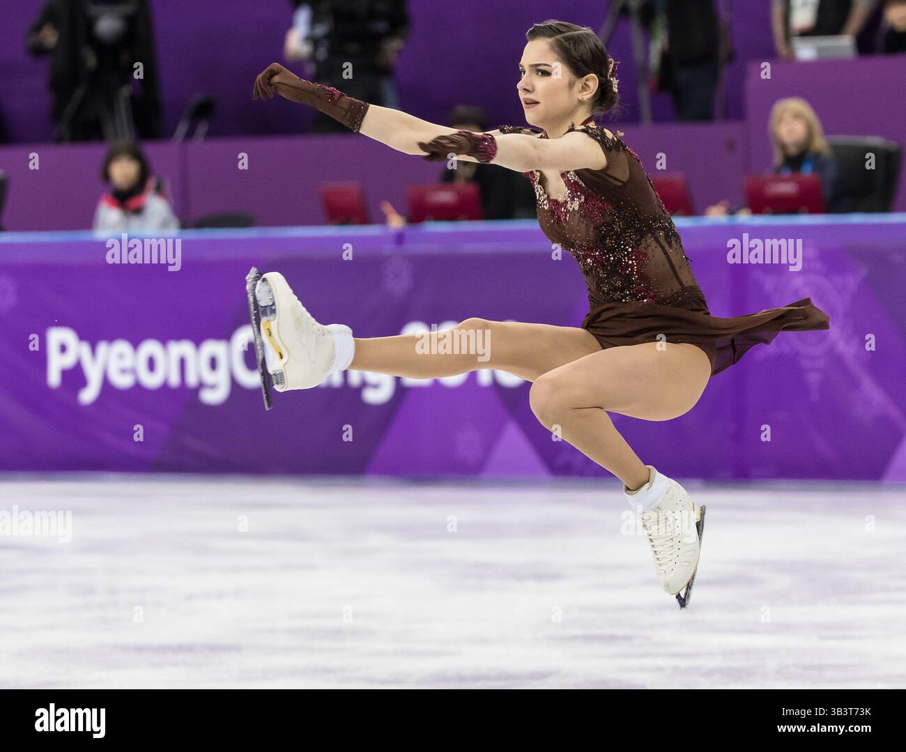 23 février 2018 - Gangneung, Corée du Sud - EVGENIA MEDVEDEVA, de Russie, en action pendant le patinage artistique : patinage libre pour femmes à la patinoire de Gangneung pendant les Jeux Olympiques d'hiver de Pyeongchang 2018. (Crédit image : © Patrice Lapointe via ZUMA Wire) Banque D'Images