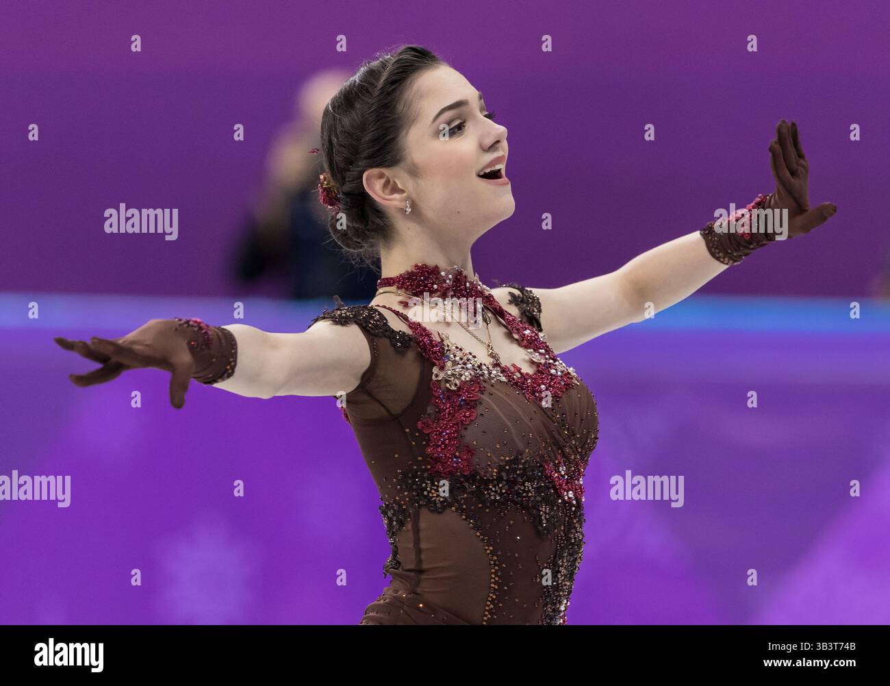 23 février 2018 - Gangneung, Corée du Sud - EVGENIA MEDVEDEVA, de Russie, en action pendant le patinage artistique : patinage libre pour femmes à la patinoire de Gangneung pendant les Jeux Olympiques d'hiver de Pyeongchang 2018. (Crédit image : © Patrice Lapointe via ZUMA Wire) Banque D'Images