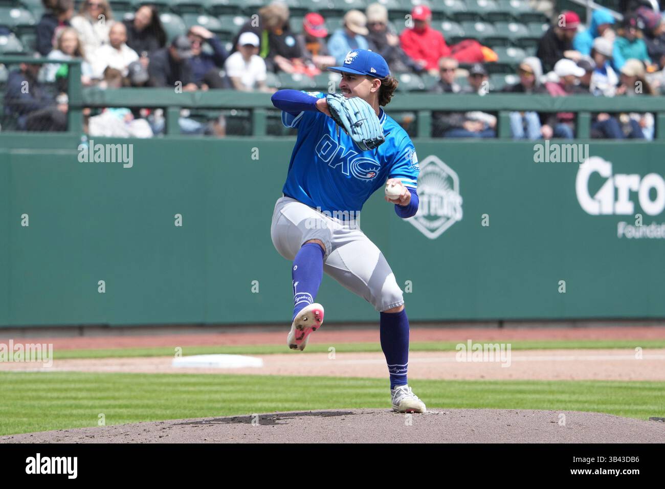 AVRIL 27 2025 : Justin Wrobleski (4 ans), lanceur d'Oklahoma City, lance un terrain pendant le match avec Oklahoma City Comets et Salt Lake Bees au Smiths Field à Salt Lake Utah. David Seelig/Cal Sport Medi Banque D'Images