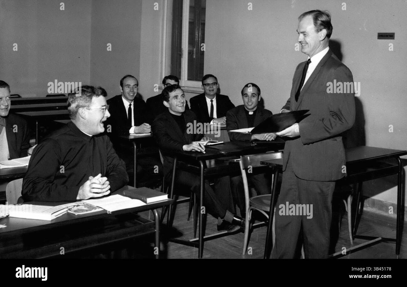 Dec. 26, 1978 - pour la première fois de ses nombreux siècles d'histoire, l'Université pontificale grégorienne, confiée aux Jésuites, a entre ses professeurs, un ministre protestant. Il est le rev. Robert Nelson de la faculté de théologie de l'Université de Boston. Il donne un cours sur les développements du colloque œcuménique et, en particulier, sur le thème ''convergence sur l'ecclésiologie du mouvement œcuménique''. Jusqu'à présent, les incertitudes catholiques ont été admis les étudiants protestants et orthodoxes aussi, mais jamais qu'un enseignant protestant devrait enseigner dans une faculté catholique. La touche Robert Nelson Banque D'Images