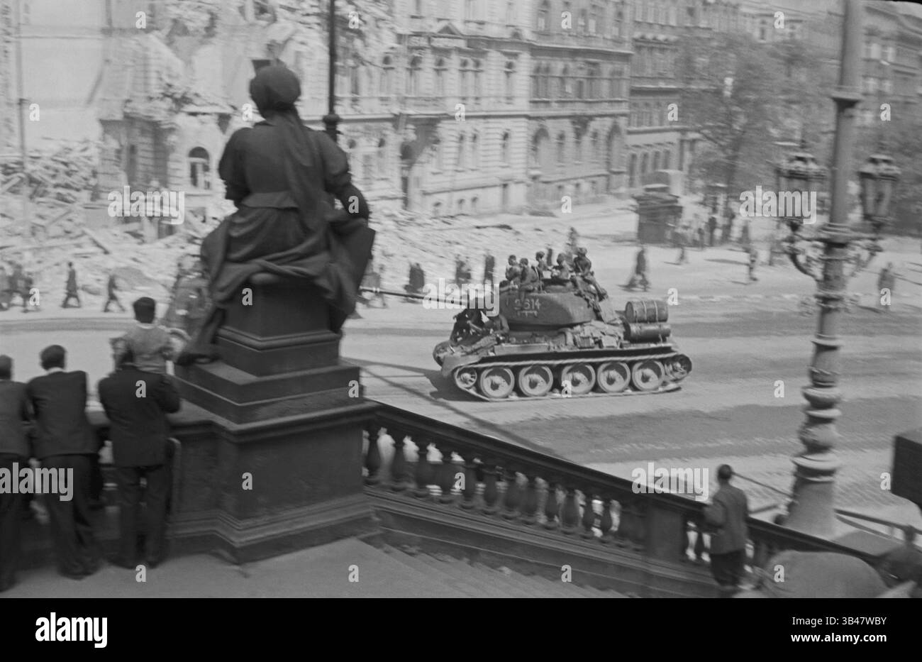 ***MAI 1945 FILE PHOTO***libération de Prague par l'Armée rouge, Protectorat de Bohême et Moravie, Tchécoslovaquie, 9 mai 1945. (CTK photo/) Banque D'Images