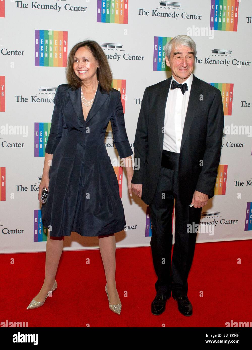 Dec. 7, 2013 - Washington, District of Columbia, États-Unis - Sam Waterston et son épouse Lynn arrivent pour le dîner officiel de l'artiste honorant les récipiendaires du Kennedy Center Honors 2013 organisé par le secrétaire d'État des États-Unis John F. Kerry au Département d'État des États-Unis à Washington, DC, le samedi 7 décembre 2013. (Crédit image : ©Ron Sachs/CNP via ZUMA Wire) Banque D'Images
