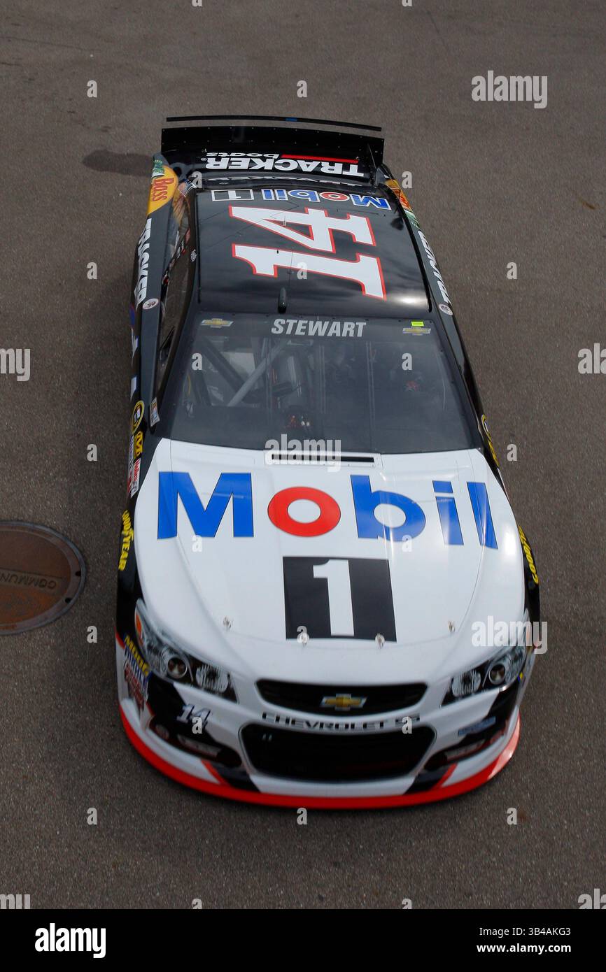 14 août 2015 - Brooklyn, mi, États-Unis - Brooklyn, mi - 14 août 2015 : Tony Stewart (14 ans) se prépare à s'entraîner pour le Pure Michigan 400 au Michigan International Speedway de Brooklyn, mi.(image crédit : © ASP/Cal Sport Media/ZUMAPRESS.com) Banque D'Images 14 août 2015 - Brooklyn, mi, États-Unis - Brooklyn, mi - 14 août 2015 : Tony Stewart (14 ans) se prépare à s'entraîner pour le Pure Michigan 400 au Michigan International Speedway de Brooklyn, mi.(image crédit : © ASP/Cal Sport Media/ZUMAPRESS.com) Banque D'Images