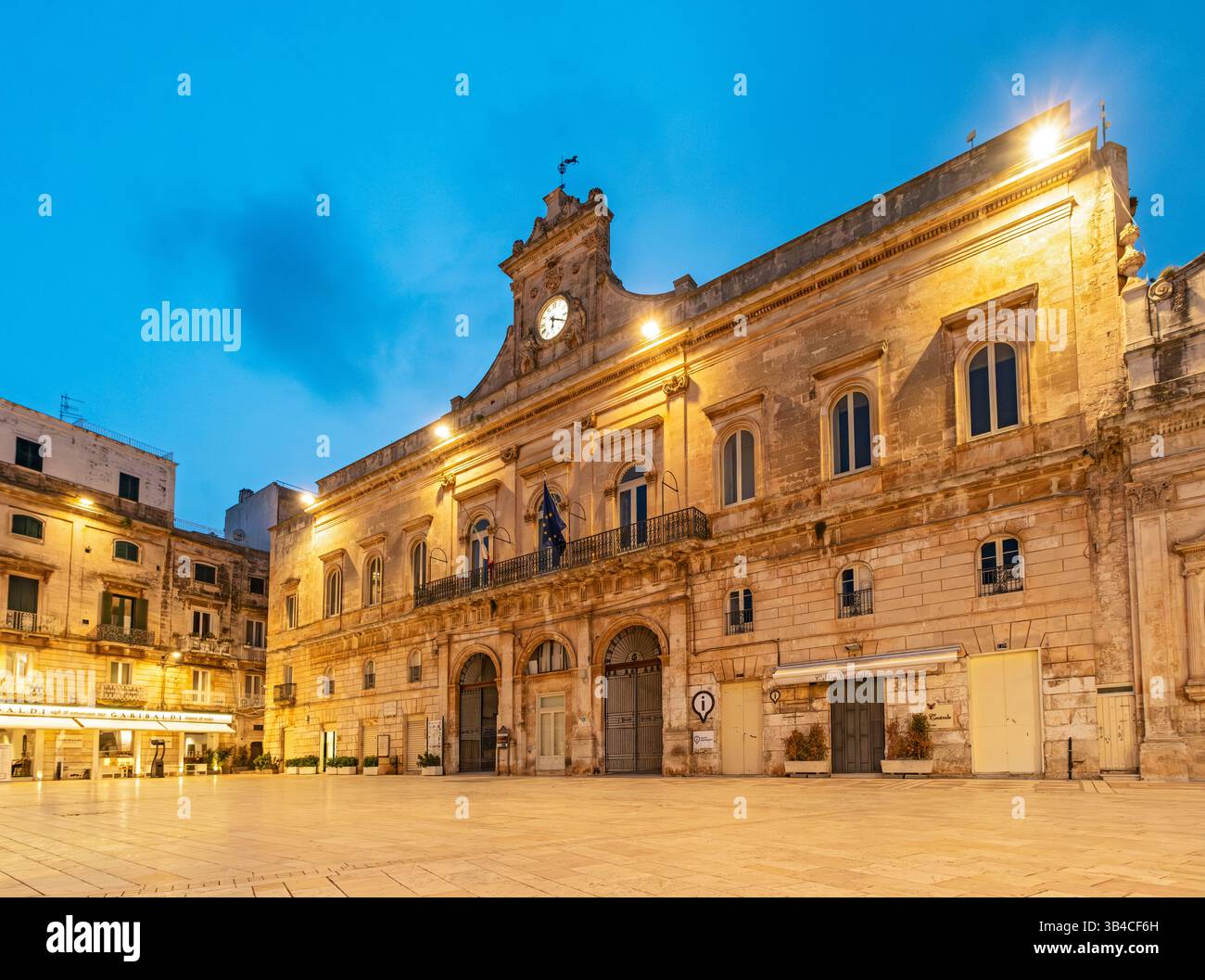 Palazzo del Municipio - Hôtel de ville d'Ostuni, Piazza della Liberta, Pouilles, Pouilles, Italie Banque D'Images