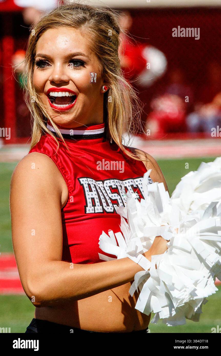 26 septembre 2015 - Lincoln, ne. États-Unis - membre de l'équipe de danse des Cornhuskers du Nebraska en action lors d'un match de football de la Division 1 de la NCAA entre les Golden Eagles du Mississippi du Sud et les Cornhuskers du Nebraska au Memorial Stadium de Lincoln, ne...Nebraska a gagné 36-28.présence : 89,899.Michael Spomer/Cal Sport Media.(crédit image : © Michael Spomer/CSM via ZUMA Wire) Banque D'Images