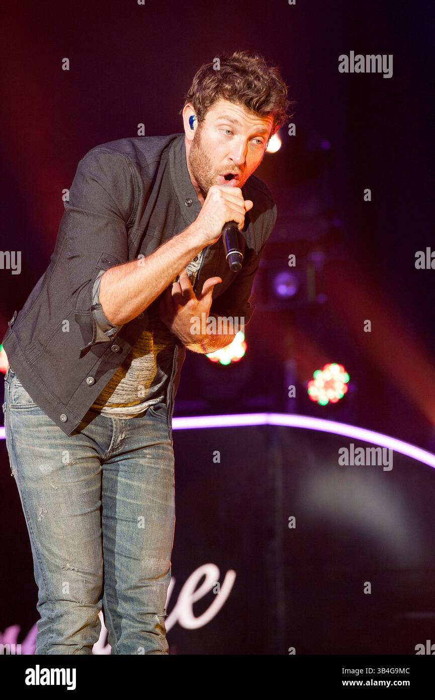 Aug 28, 2015 - Raleigh, Caroline du Nord), USA - Chanteur BRETT ELDREDGE effectue vivre aussi comme leur tour 2015 fait un arrêt à Walnut Creek Amphitheatre situé à Raleigh. Copyright 2015 Jason Moore. (Crédit Image : © Jason Moore via Zuma sur le fil) Banque D'Images
