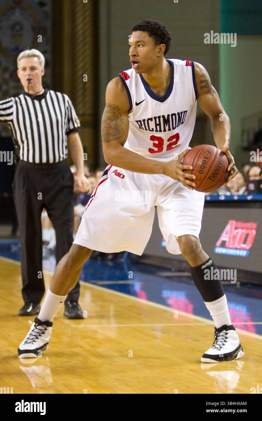 13 mars 2011 : Justin Harper (32), attaquant des araignées de Richmond, en action avec le ballon lors du match du championnat de l’Atlantique 10 entre les Flyers de Dayton et les araignées de Richmond, au Boardwalk Hall d’Atlantic City, New Jersey.(image crédit : © Chris Szagola/Cal Sport Media/ZUMAPRESS.com) Banque D'Images