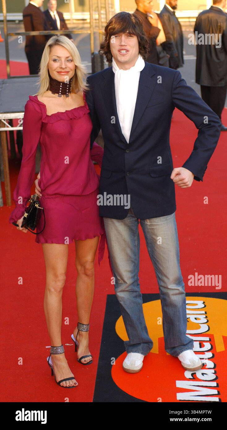 20 février 2003 - Londres, Grande-Bretagne - Â©PAUL HENNESSY/ linkUK/ 02/20/2003 K29202.TESS DALY ET VERNON KAYE.''Brit AWARDS 2003'' .-EARLS COURT, LONDRES(crédit image : © Globe photos/ZUMAPRESS.com) Banque D'Images