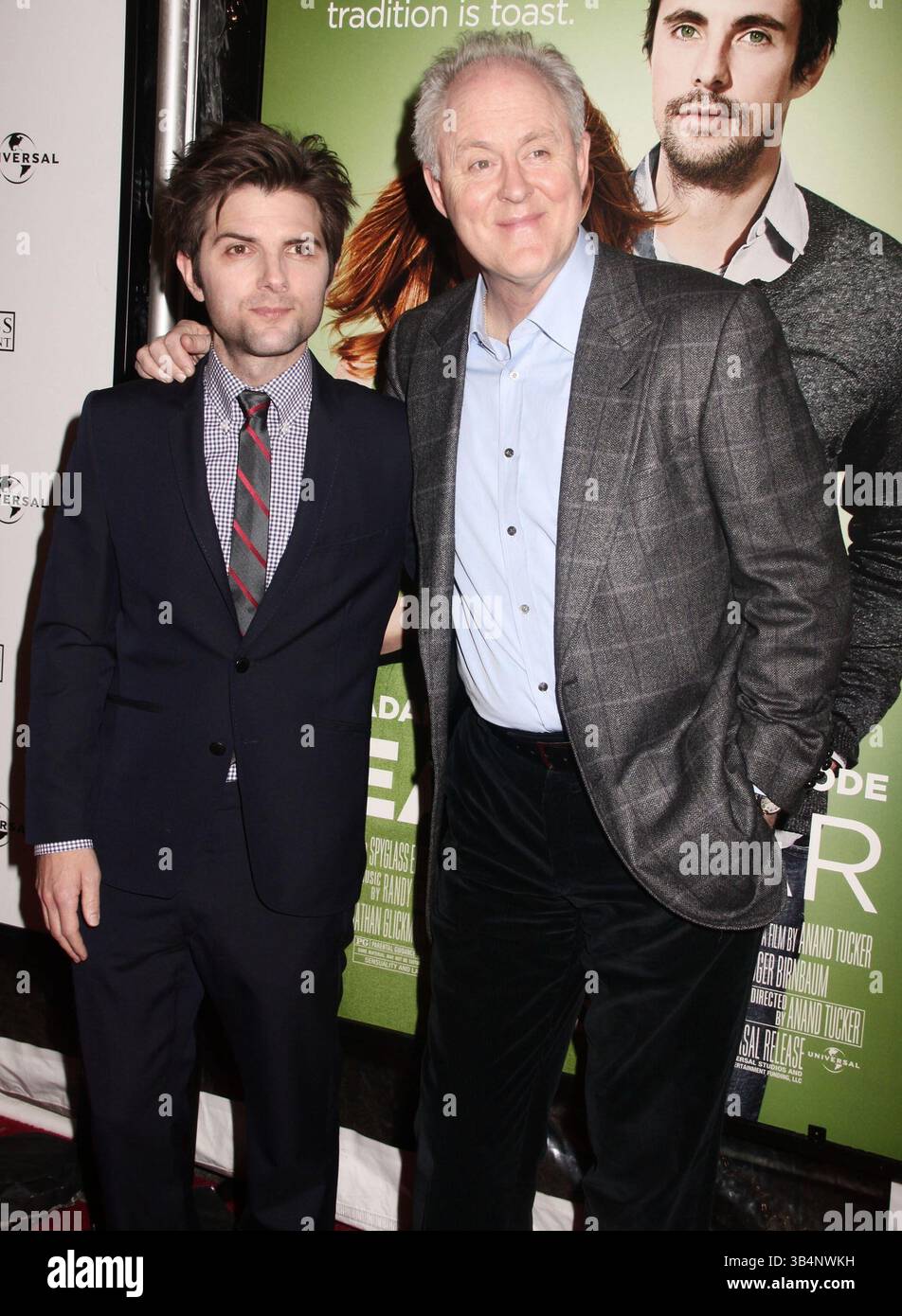 06 janvier 2010 - New York, New York, États-Unis - les acteurs ADAM SCOTT et JOHN LITHGOW assistent à la première New-yorkaise de 'Leap Year' au Directors Guild Theatre. (Crédit image : © Nancy Kaszerman/ZUMA Press) Banque D'Images