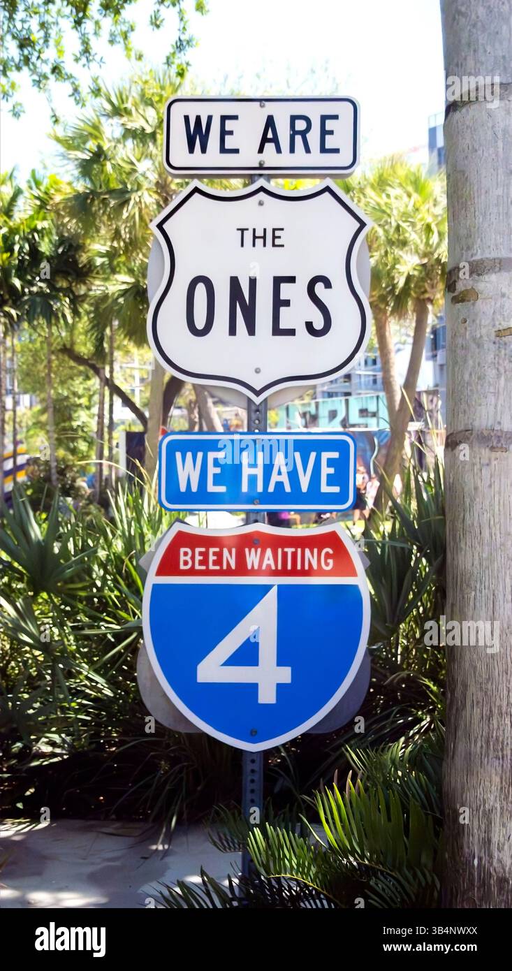 Panneaux routiers de style AMÉRICAIN par Scott Froschauer à Wynnwood Walls, Miami, Floride. ÉTATS-UNIS Banque D'Images