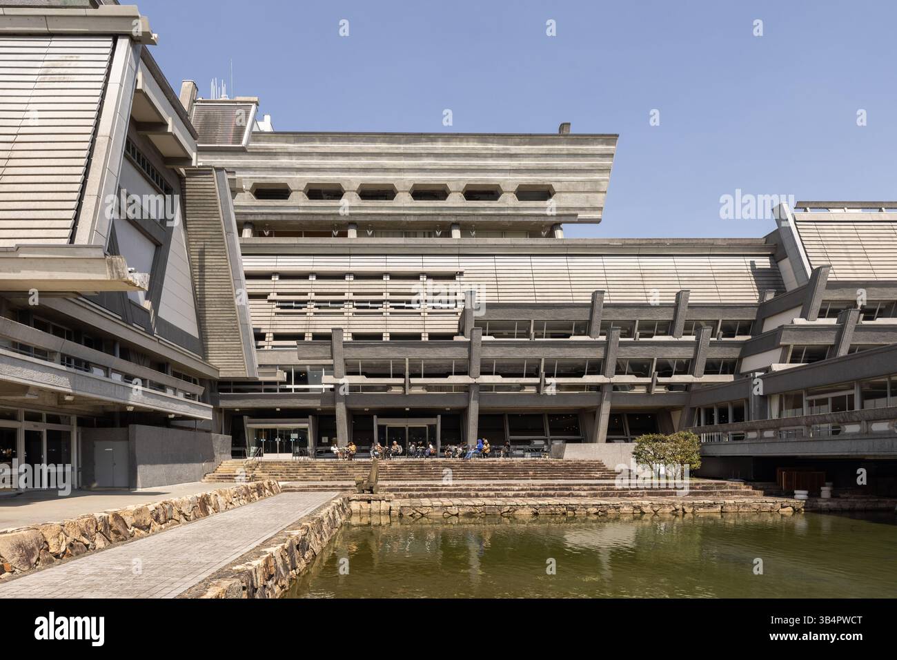 Kyoto International Conference Center (ICC Kyoto) un bâtiment brutaliste de style métaboliste conçu par Sachio Otani Banque D'Images