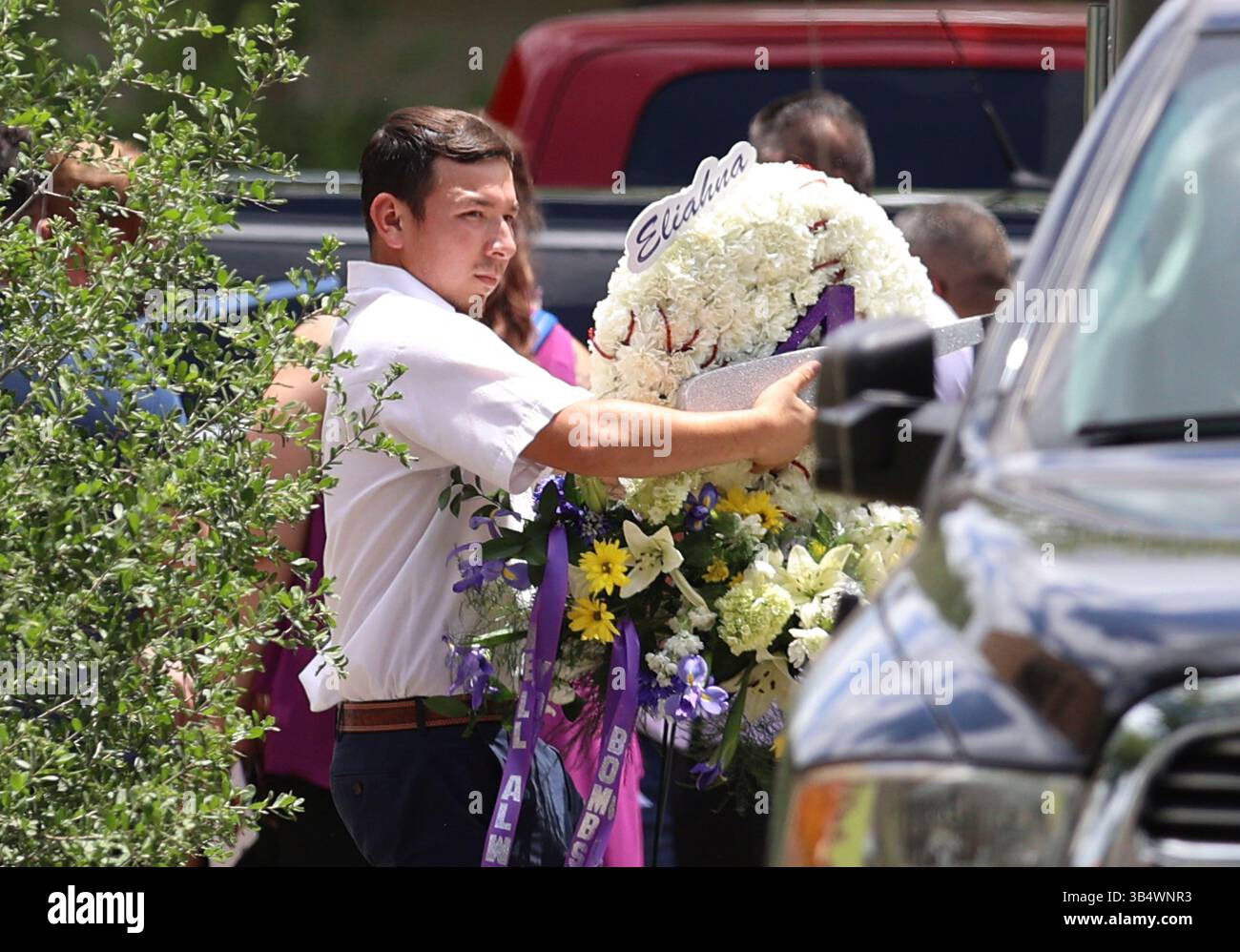 2 juin 2022, Uvalde, TX, États-Unis : des couronnes florales sont présentées à la fin des funérailles d'Eliahna A. Torres à la morgue de Rushing-Estes-Knowles à Uvalde le jeudi 2 juin 2022. (Crédit image : © Kin Man hui/San Antonio Express-News via ZUMA Press Wire) Banque D'Images