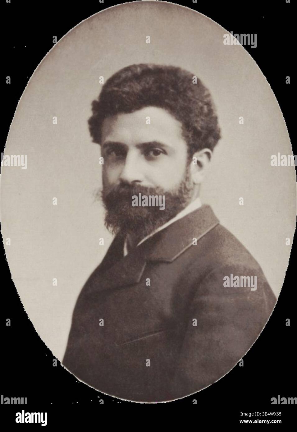 Cette photographie capture Jacques Bertillon (1851-1922), statisticien et démographe français, dont les travaux ont influencé de manière significative l’analyse démographique et statistique à la fin du XIXe et au début du XXe siècle. Banque D'Images