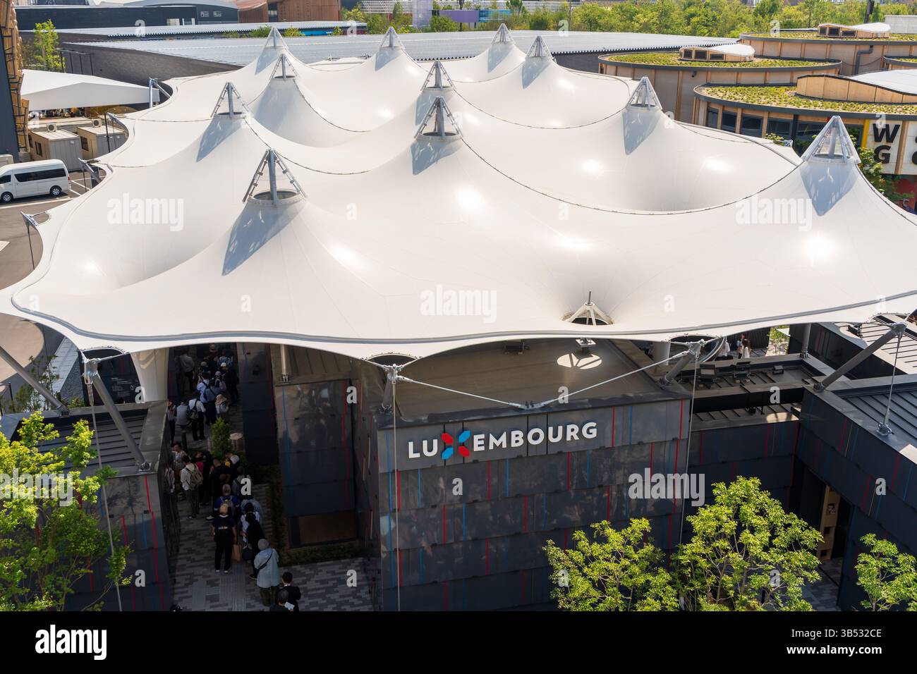 Osaka, Japon - avril 30 2025 : le Pavillon du Luxembourg a pour thème 'Doki Doki - le rythme cardiaque luxembourgeois' à Expo 2025. Banque D'Images