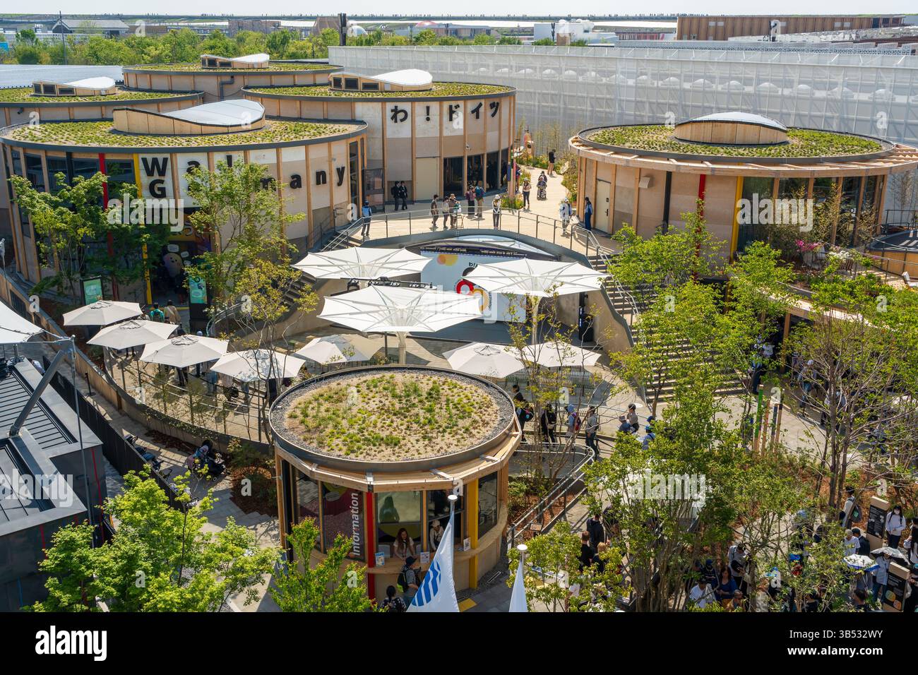 Osaka, Japon - avril 30 2025 : le Pavillon de l'Allemagne a pour thème 'Wa ! Allemagne', en se concentrant sur l'économie circulaire à Expo 2025. Banque D'Images