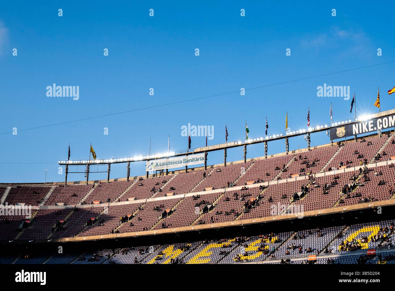 8 août 2021, BARCELONE, BARCELONE, ESPAGNE : vue générale des stands du Camp Nou avant le match de football joué entre le FC Barcelone et le Cadix CF au stade Camp Nou le 18 avril 2022, à Barcelone, Espagne. (Crédit image : © Marc Graupera Aloma/AFP7 via ZUMA Press Wire) Banque D'Images