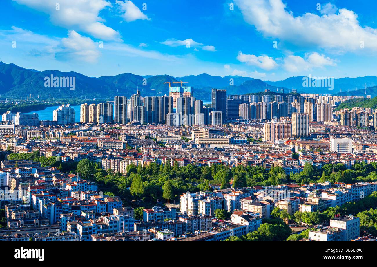 Paysage urbain du district de Fuyang, ville de Hangzhou, province du Zhejiang, Chine Banque D'Images