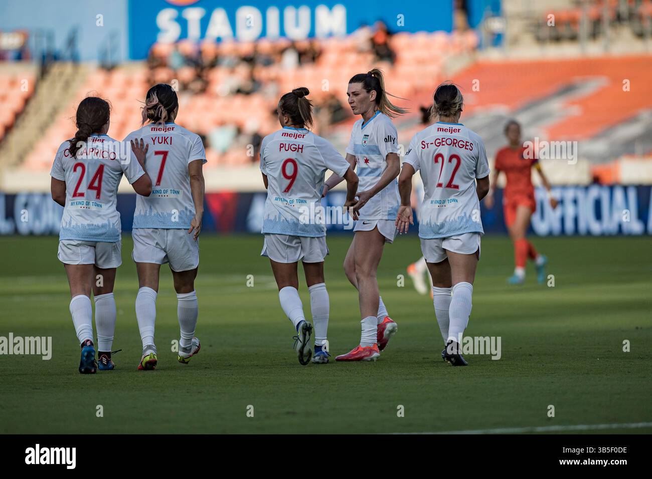 20 mars 2022, Houston, Texas, États-Unis : Mallory Pugh (9 ans), attaquante des Red Stars de Chicago, célèbre avec ses coéquipières lors du match NWSL entre Houston Dash et les Red Stars de Chicago au PNC Stadium de Houston, Texas, le 20 mars 2022. Les Red Stars de Chicago gagnent 3-1. (Crédit image : © Lynn Pennington/ZUMA Press Wire) Banque D'Images