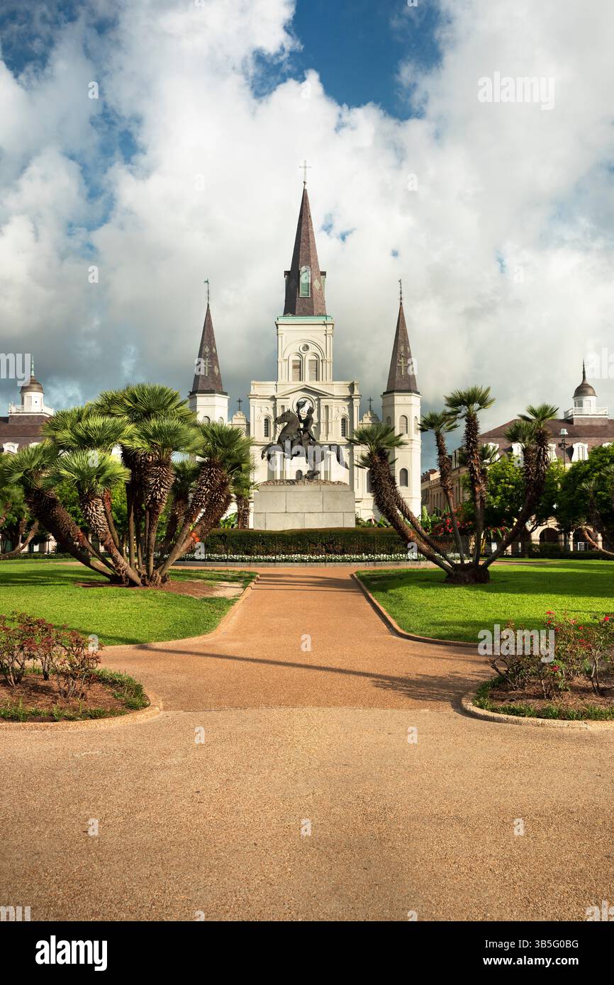 Cathédrale St Louis de l'autre côté de Jackson Square New Orleans Louisiane Banque D'Images